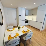 The Luciano House - Confortable & Apartmán Lisboa