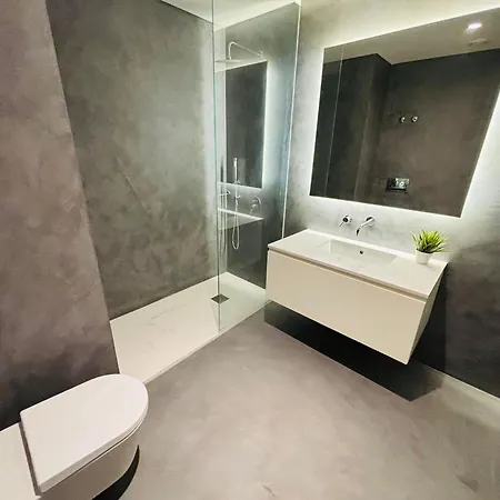 The Luciano House - Confortable & 아파트