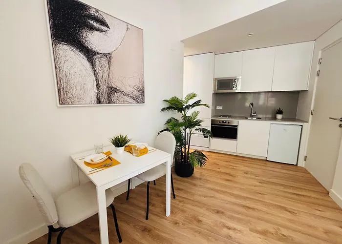 The Luciano House - Confortable & Лісабон