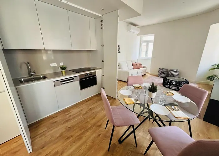 The Luciano House - Confortable & Апартаменти Лісабон